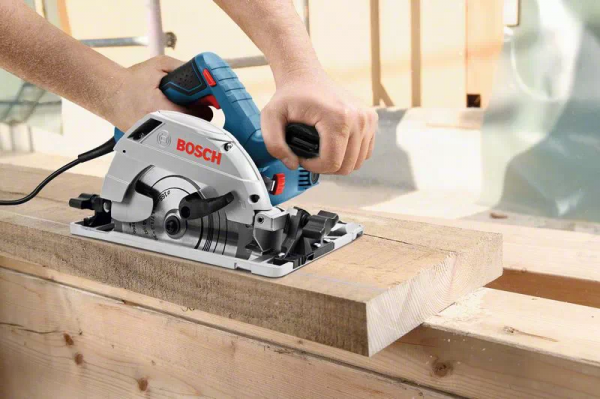 Bosch Professional GKS 55+GCE (C) Handkreissäge (0601682100)